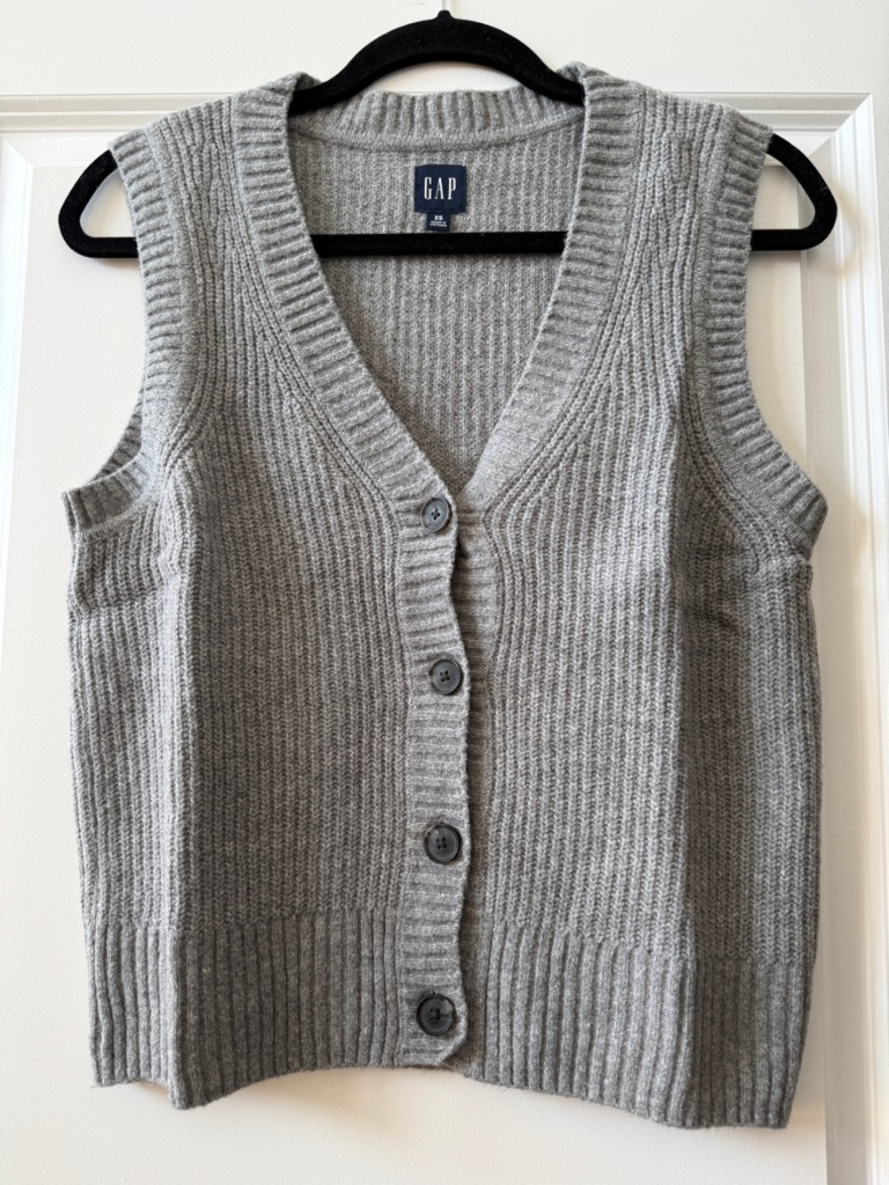Gap Ribbed V-Neck Button Sweater Vest - Gray